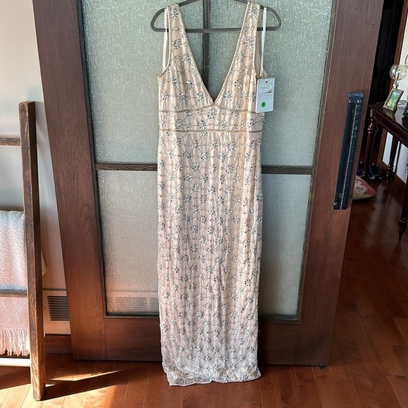 Mac Duggal SLEEVELESS HAND BEADED V-NECK GOWN size 12 NEW $398 - Picture 6 of 14